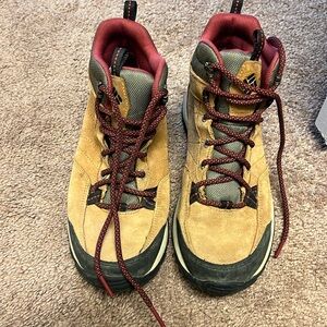 Columbia hiking boot